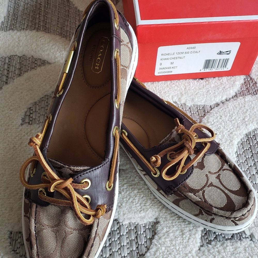 Richelle COACH topside boat shoe